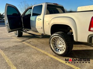 GMC Sierra Side Steps - E-Power Running Boards - Crew Cab - Body Armor 4x4 (2007-2018) GMC Sierra Side Steps - E-Power Running Boards - Crew Cab - Body Armor 4x4 (2007-2018)